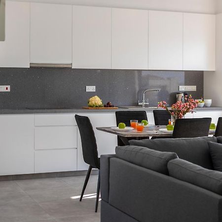 Villa Andre, Walking Distance To Coral Bay เปเยีย ภายนอก รูปภาพ