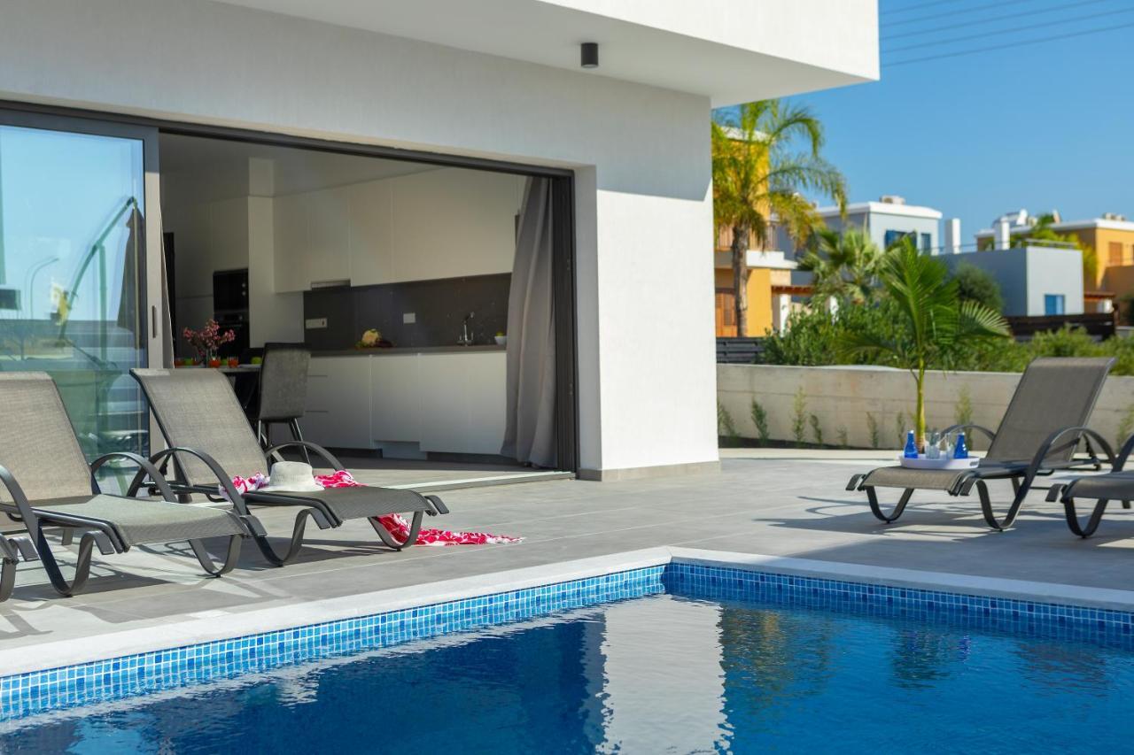 Villa Andre, Walking Distance To Coral Bay เปเยีย ภายนอก รูปภาพ