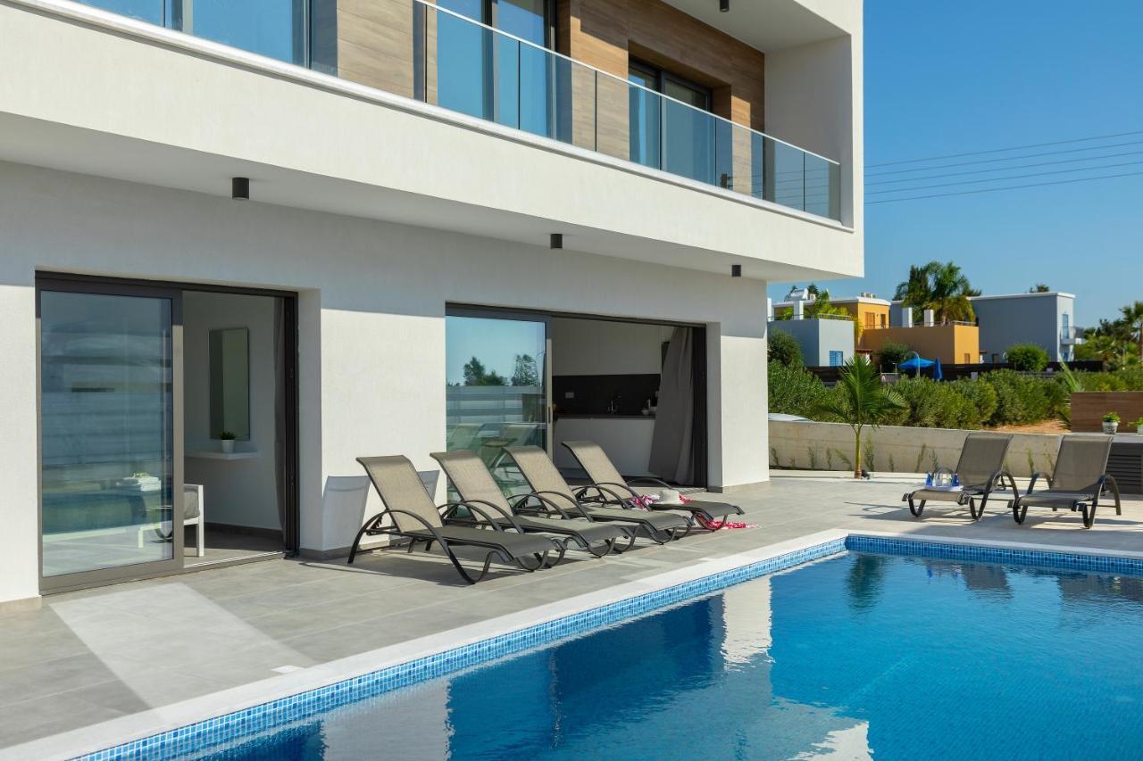 Villa Andre, Walking Distance To Coral Bay เปเยีย ภายนอก รูปภาพ